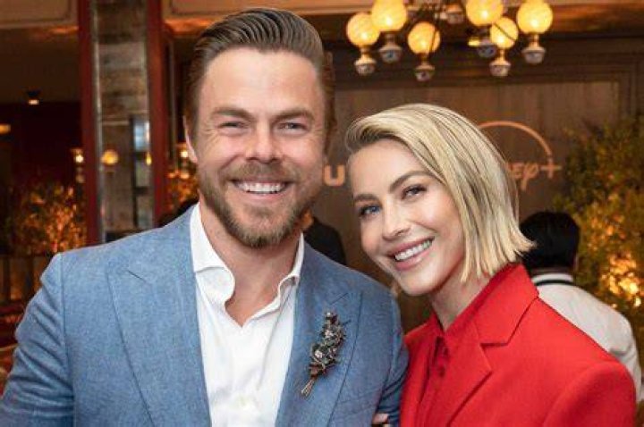 Julianne & Derek Hough Take On &lsquo;La La Land&rsquo;
