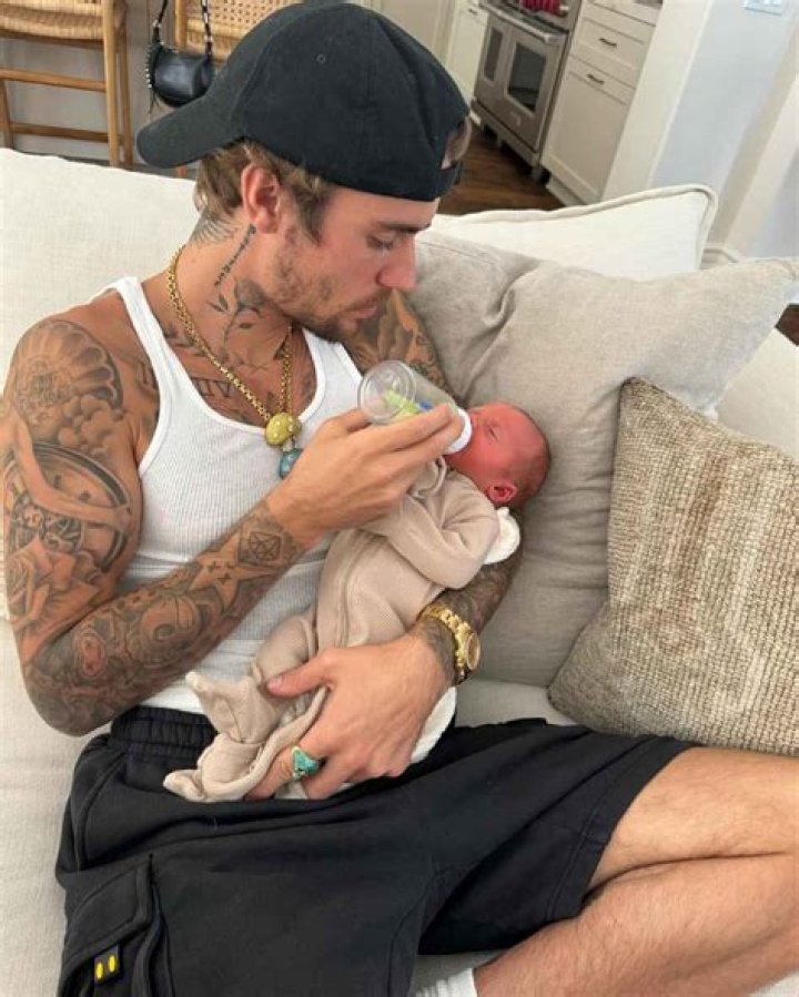 Justin Bieber Cuddles Jason Kennedy’s Baby In New Photos – Hollywood Life