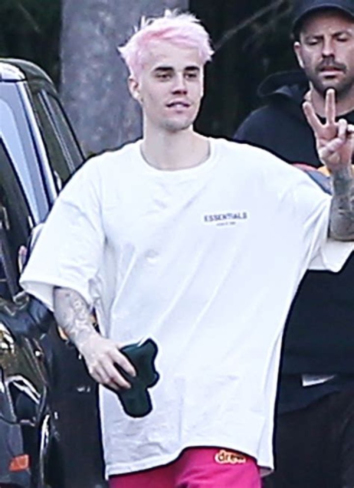 Justin Bieber Debuts Pink Hair — See Before & After Pics: Photos – Hollywood Life