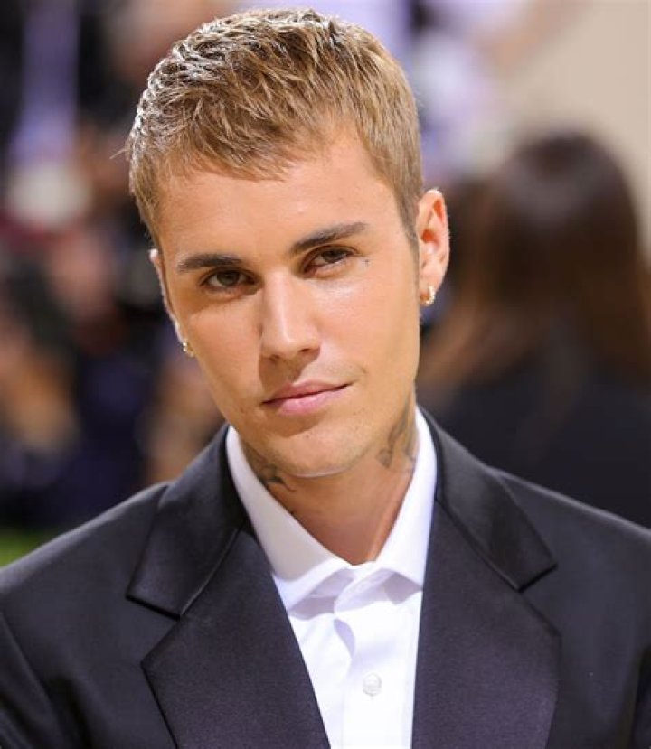 Justin Bieber Loves To Dance To Rozes & You’ll See Why When You Hear Her Track ‘Canyons’ — Listen