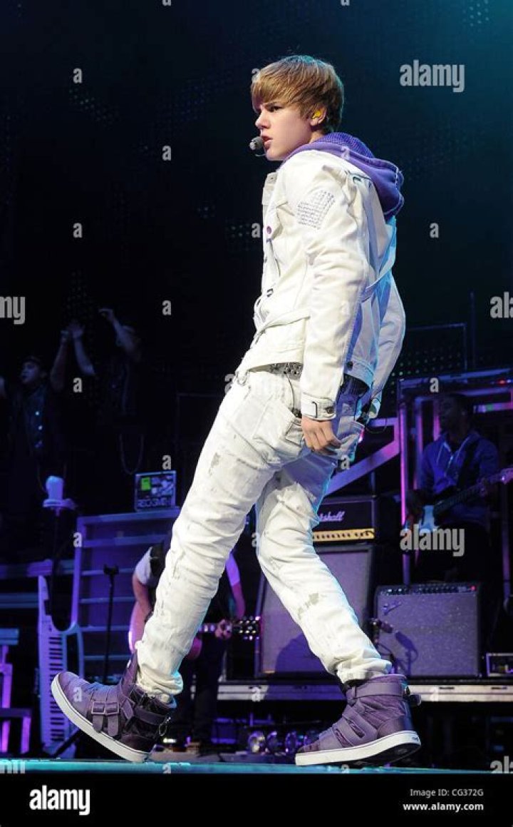 Justin Bieber Performing In 2017