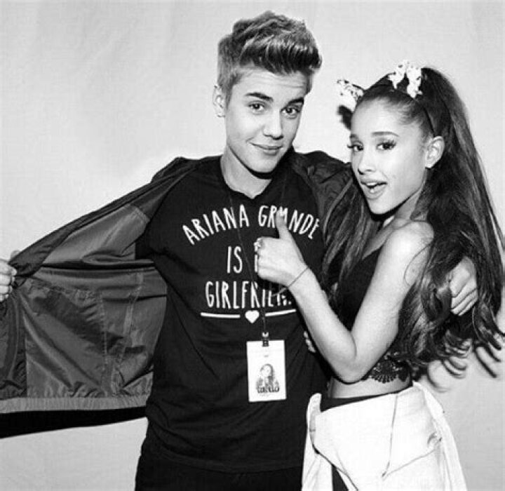 Justin Bieber Supports Ariana Grande