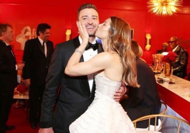 Justin Timberlake Slow Dances With Jessica Biel On Romantic Getaway After Trying To Update His Dance Moves