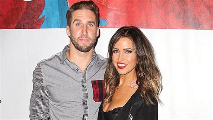 Kaitlyn Bristowe Accuses Shawn Booth Of Using Her ‘Until Gym Opened’ – Hollywood Life