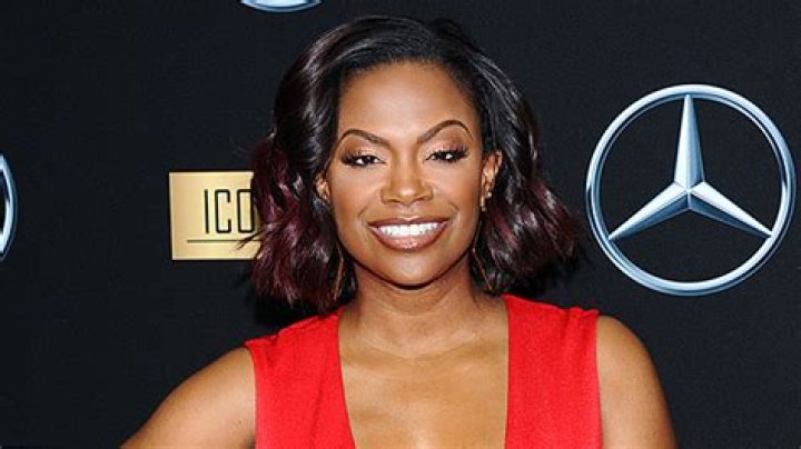 Kandi Burruss Loans Akbar V Money In Season 8 Episode 2 – Hollywood Life