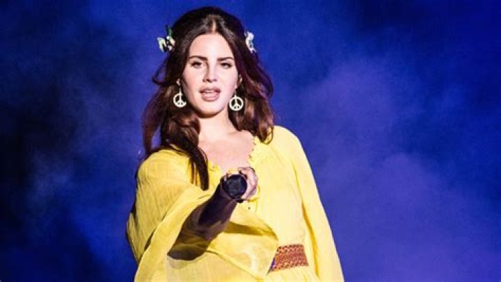 Kanye West Surprises Kim Kardashian With Lana Del Rey Performance At Versailles – Hollywood Life