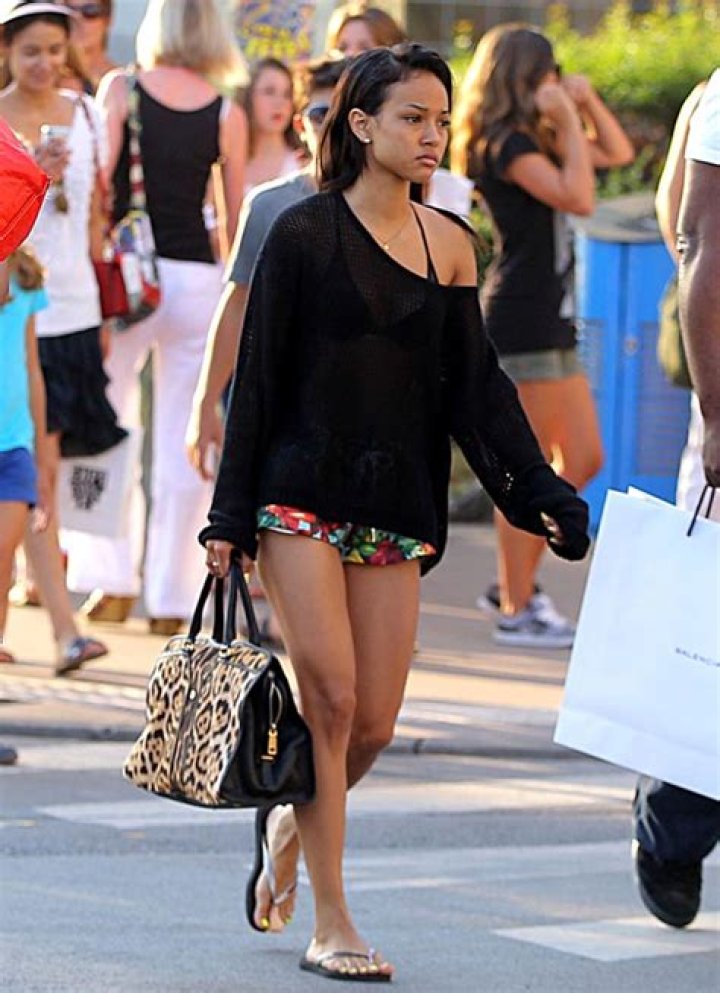 Karrueche Tran Crying Her Eyes Out After Rihanna’s Oprah Interview