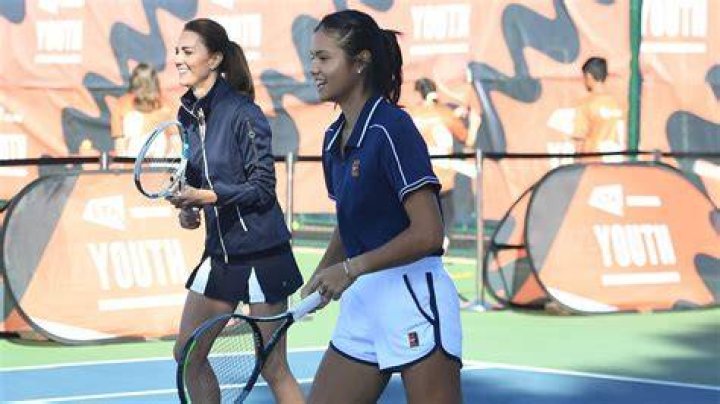 Kate Middleton & Emma Raducanu play tennis