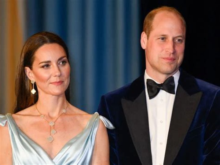 Kate Middleton & Prince William Snuggle