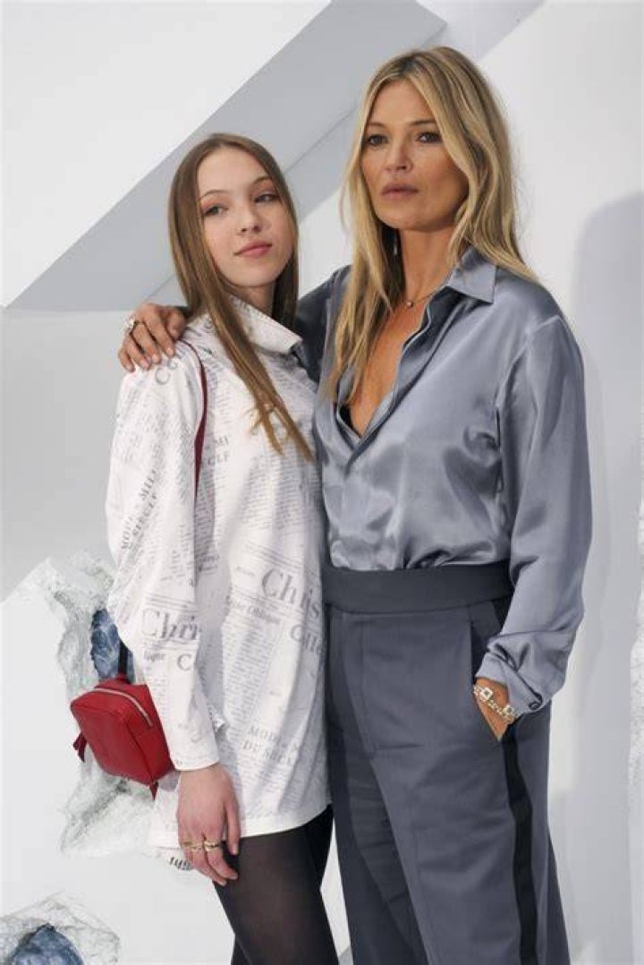 Kate Moss’ Daughter Lila Grace Moss Hack: Photos – Hollywood Life