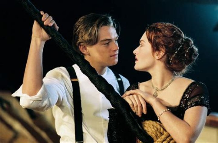 Kate Winslet & Leonardo DiCaprio attend the 1998 Golden Globes