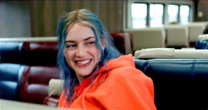 Kate Winslet rocks blue hair in &lsquo;Eternal Sunshine of the Spotless Mind&rsquo;