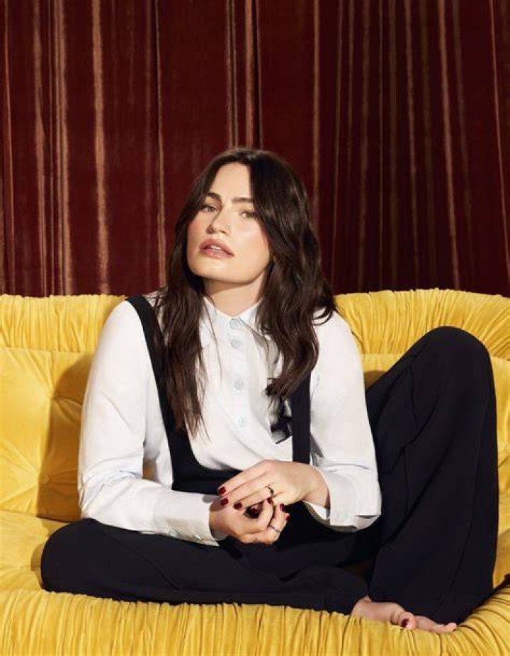 Kathryn Gallagher Teases New Season & New Music – Hollywood Life