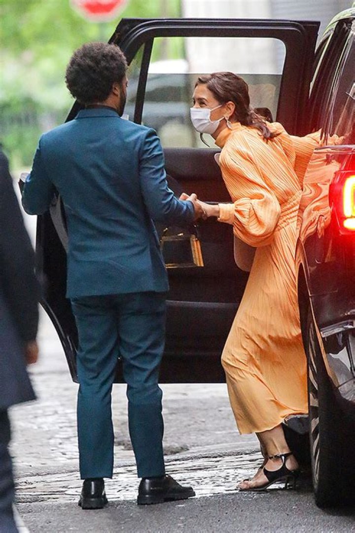 Katie Holmes & BF Bobby Wooten Hold Hands In NYC After Red Carpet Debut: Photos