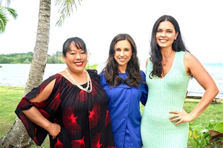 Katie Lee Biegel On Lacey Chabert & More – Hollywood Life