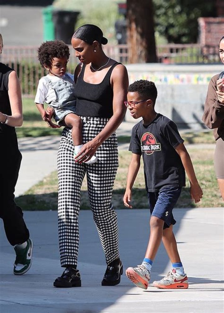 Kelly Rowland Takes Her Sons, Titan and Noah, To The Park: Photos – Hollywood Life
