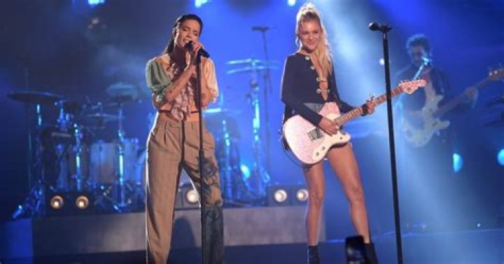 kelsea ballerini halsey