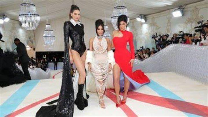 Kendall Jenner, Kourtney Kardashian, & Kim Kardashian At Sunday Service