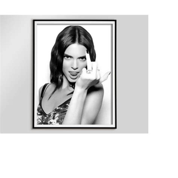 Kendall Jenner Middle Finger