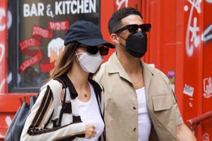 Kendall Jenner Wishes BF & ‘Best Friend’ Devin Booker A Happy 25th Birthday — See Cute Photos