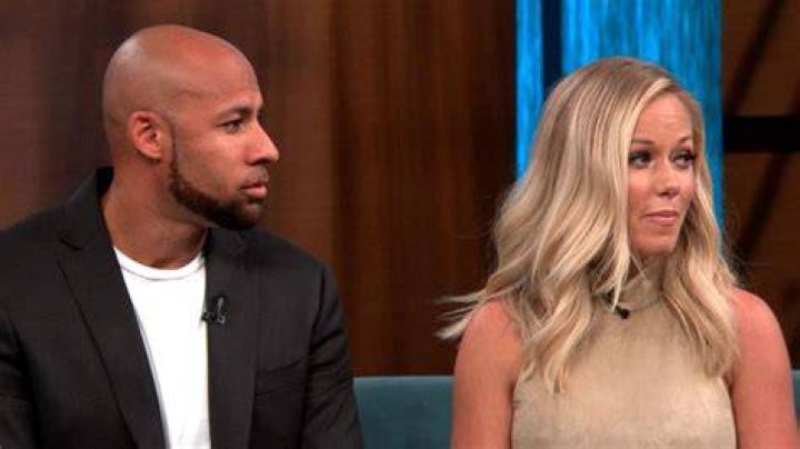 Kendra Wilkinson Hank Baskett Scandal