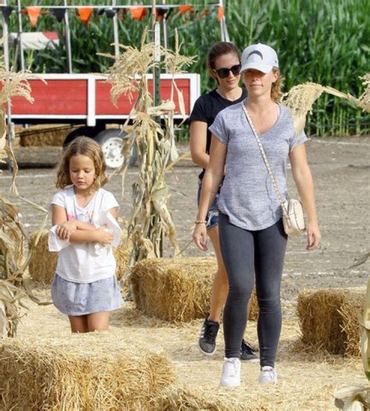 Kendra Wilkinson Takes Her Pumpkin To The Patch