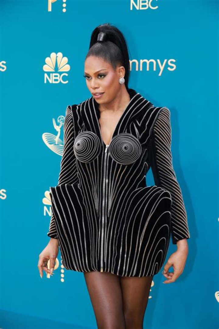 Kenya Moore’s Hottest Red Carpet Looks – Hollywood Life