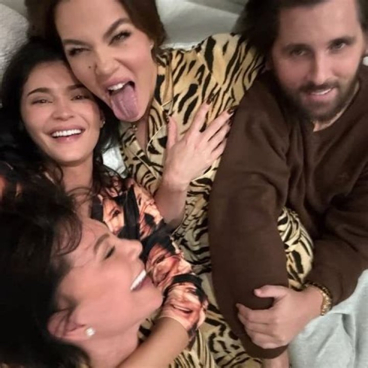 khloe kardashian sleepover crew with true and dream