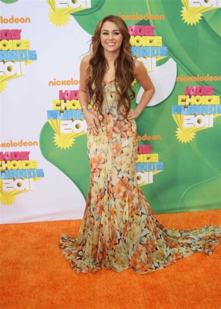 Kids’ Choice Awards 2011 Best Dressed: Selena Gomez, Miley Cyrus & More