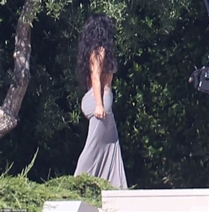 Kim Kardashian In Silver Metallic Bikini: Photo – Hollywood Life