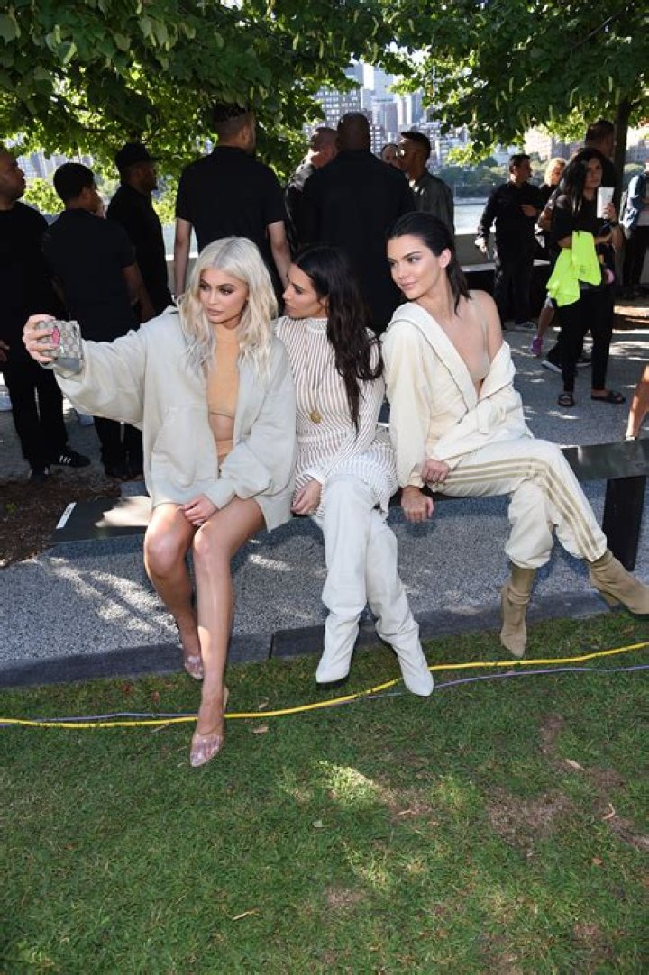 Kim Kardashian, Kendall & Kylie Jenner Stun In Nude Outfits At Yeezy Season 4 – Hollywood Life