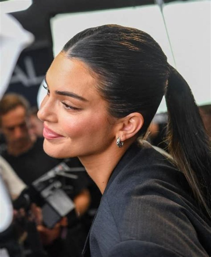 Kim Kardashian Looks Exactly Like Sis Kylie Jenner With Sleek Half Ponytail In New Pic
