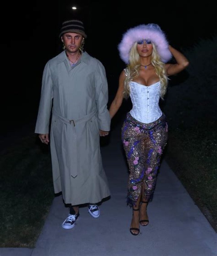 kim kardashian pamela anderson halloween