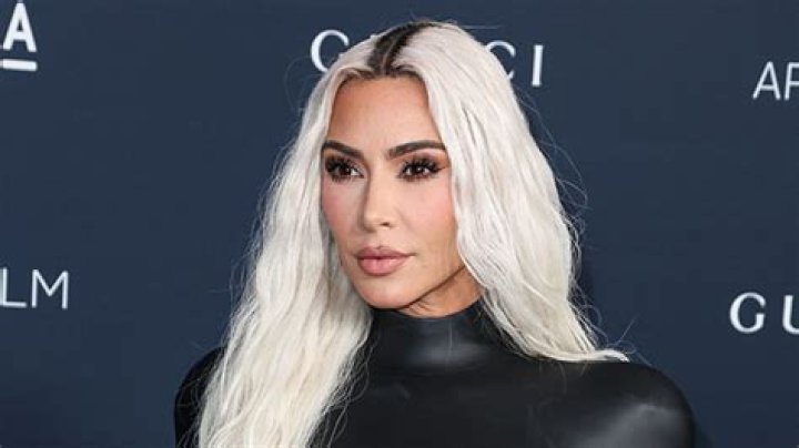Kim Kardashian Reveals Chocolate-Filled Bathtub for ‘Elf on the Shelf’ – Hollywood Life