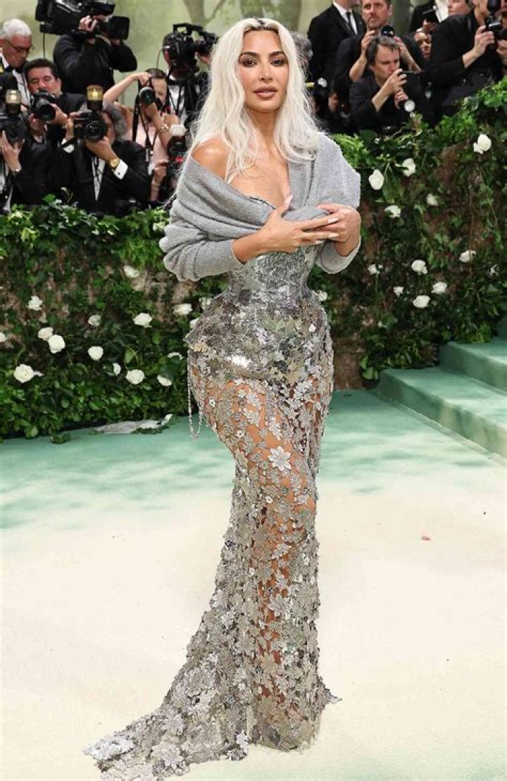 Kim Kardashian The Metropolitan Museum of Art's Costume Institute Benefit celebrating the opening of Heavenly Bodies: Fashion and the Catholic Imagination, Arrivals, New York, USA - 07 May 2018 WEARING VERSACE