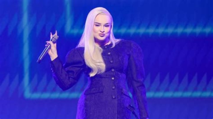 Kim Petras performing