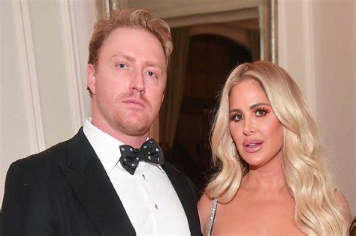 Kim Zolciak-Biermann, her husband Kroy Biermann and daughter Brielle Biermann were seen leaving dinner at 'Catch' Restaurant in Los Angeles, CA Pictured: Kim Zolciak-Biermann,Kroy Biermann,Brielle Biermann,Kim Zolciak-Biermann Kroy Biermann Brielle Biermann Ref: SPL1599529 101017 NON-EXCLUSIVE Picture by: SplashNews.com Splash News and Pictures Los Angeles: 310-821-2666 New York: 212-619-2666 London: 0207 644 7656 Milan: 02 4399 8577 World Rights, No United Kingdom Rights