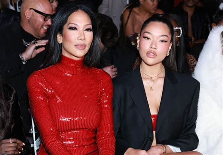 Kimora Lee Simmons with daughters Ming, 21, and Aoki, 19
