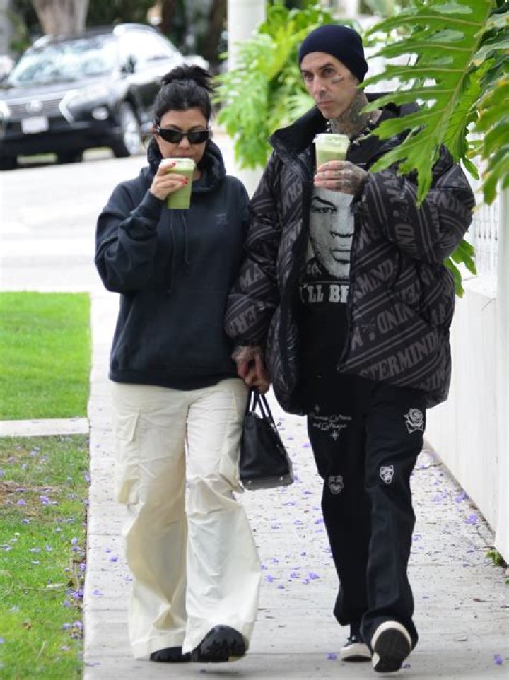 Kourtney & Travis Get Coffee With Reign
