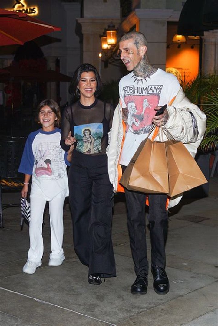 Kourtney Kardashian & Daughter Penelope, 9, Link Arms As They’re All Smiles On Night Out With Travis Barker