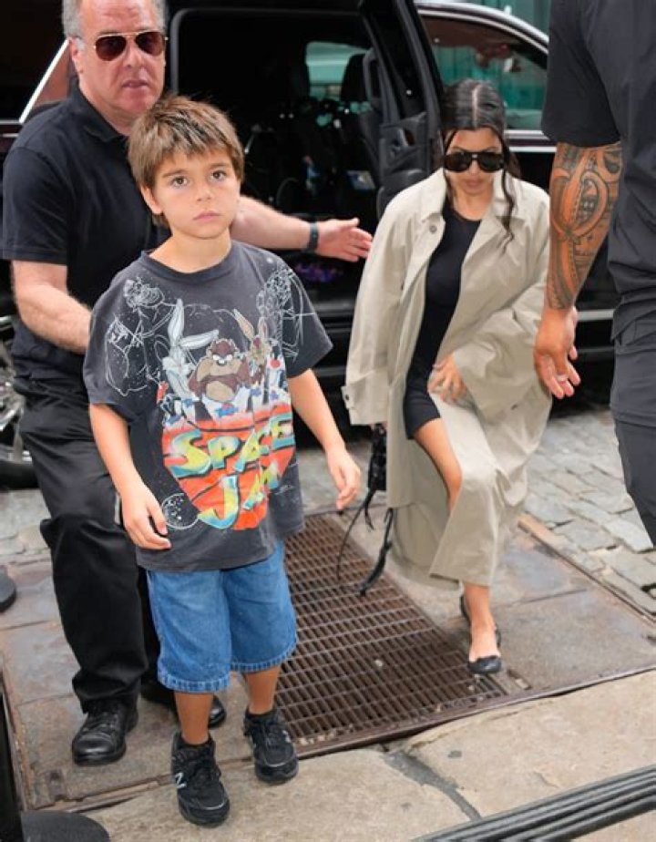 Kourtney Kardashian Poses For Gorgeous New Photo Taken By Son Mason, 10