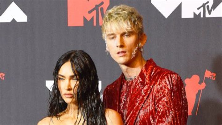 Kourtney Kardashian Reacts To Megan Fox & MGK Engagement: Message – Hollywood Life