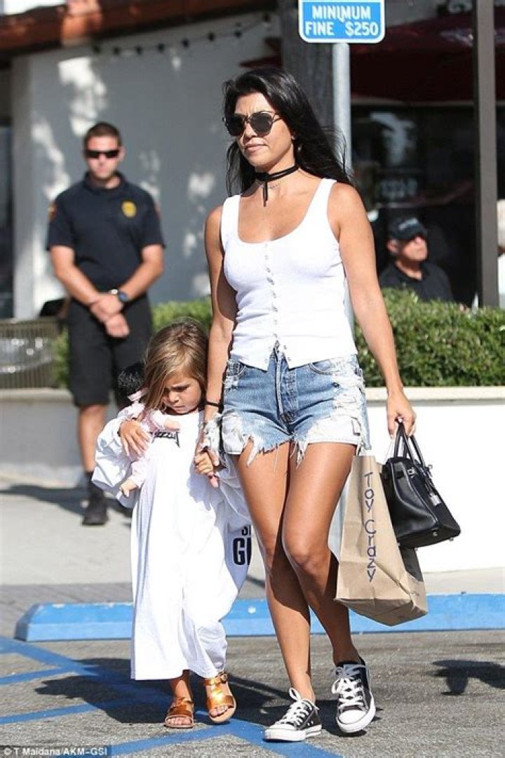 Kourtney Kardashian takes Mason and Penelope to the pumpkin patch in Calabasas. Pictured: Kourtney Kardashian and Mason and Penelope Ref: SPL1163940 291015 Picture by: Clint Brewer / Splash News Splash News and Pictures Los Angeles:310-821-2666 New York:212-619-2666 London:870-934-2666 