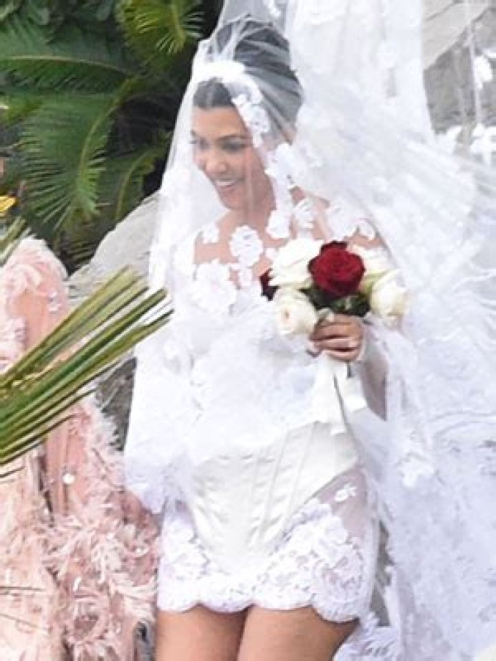 Kourtney Kardashian Wows In Wedding Dress During Ceremony In Italy – Hollywood Life