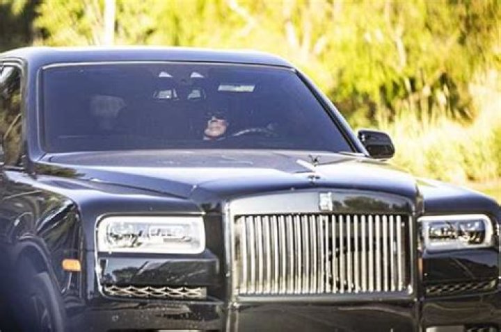 Kris Jenner Frowns In 1st Photos Since Announcing Ending Of ‘KUWTK’
