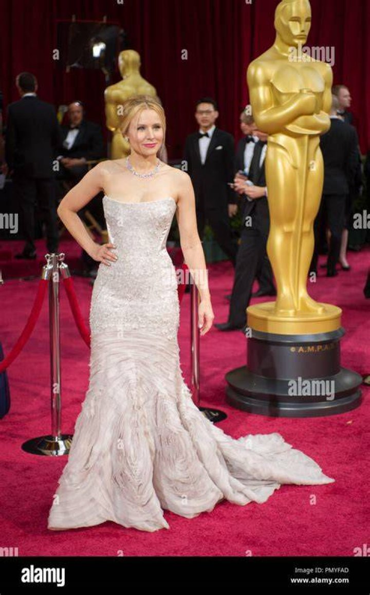 Kristen Bell At The 2014 Vanity Fair Oscar Party