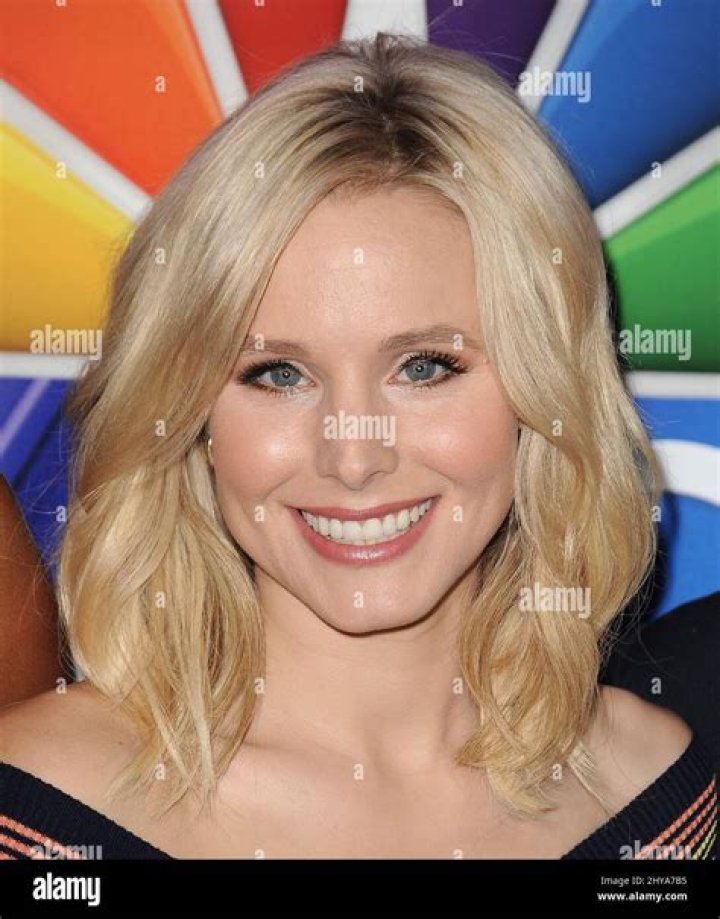 Kristen Bell At The 2016 Emmy Awards