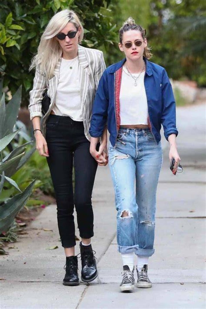 Kristen Stewart and girlfriend Dylan Meyer were spotted stocking up on groceries at the Ralphs Supermarket in Malibu, CA. The two were seen pushing a cart full of goods after shopping for about an hour. 27 Aug 2020 Pictured: Kristen Stewart and girlfriend Dylan Meyer were spotted stocking up on groceries at the Ralphs Supermarket in Malibu, CA. The two were seen pushing a cart full of goods after shopping for about an hour. Photo credit: Marksman / MEGA TheMegaAgency.com +1 888 505 6342 (Mega Agency TagID: MEGA696905_002.jpg) [Photo via Mega Agency]