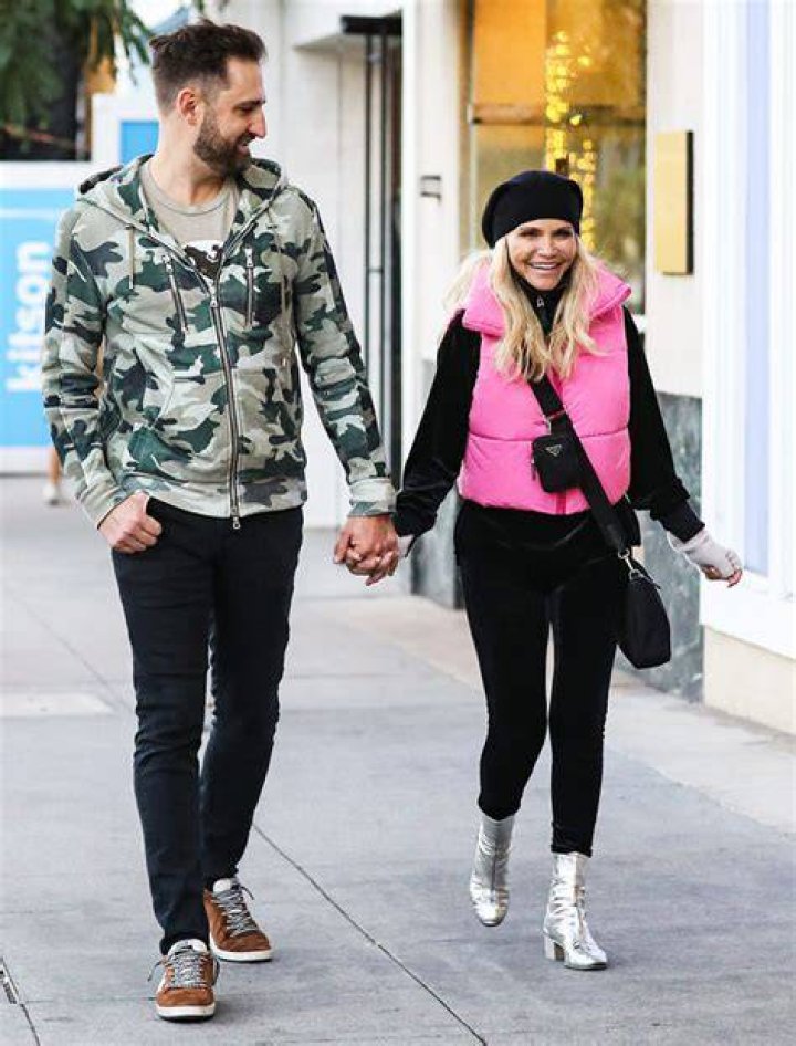 Kristin Chenoweth & Fiance Josh Bryant Hold Hands While Out – Hollywood Life