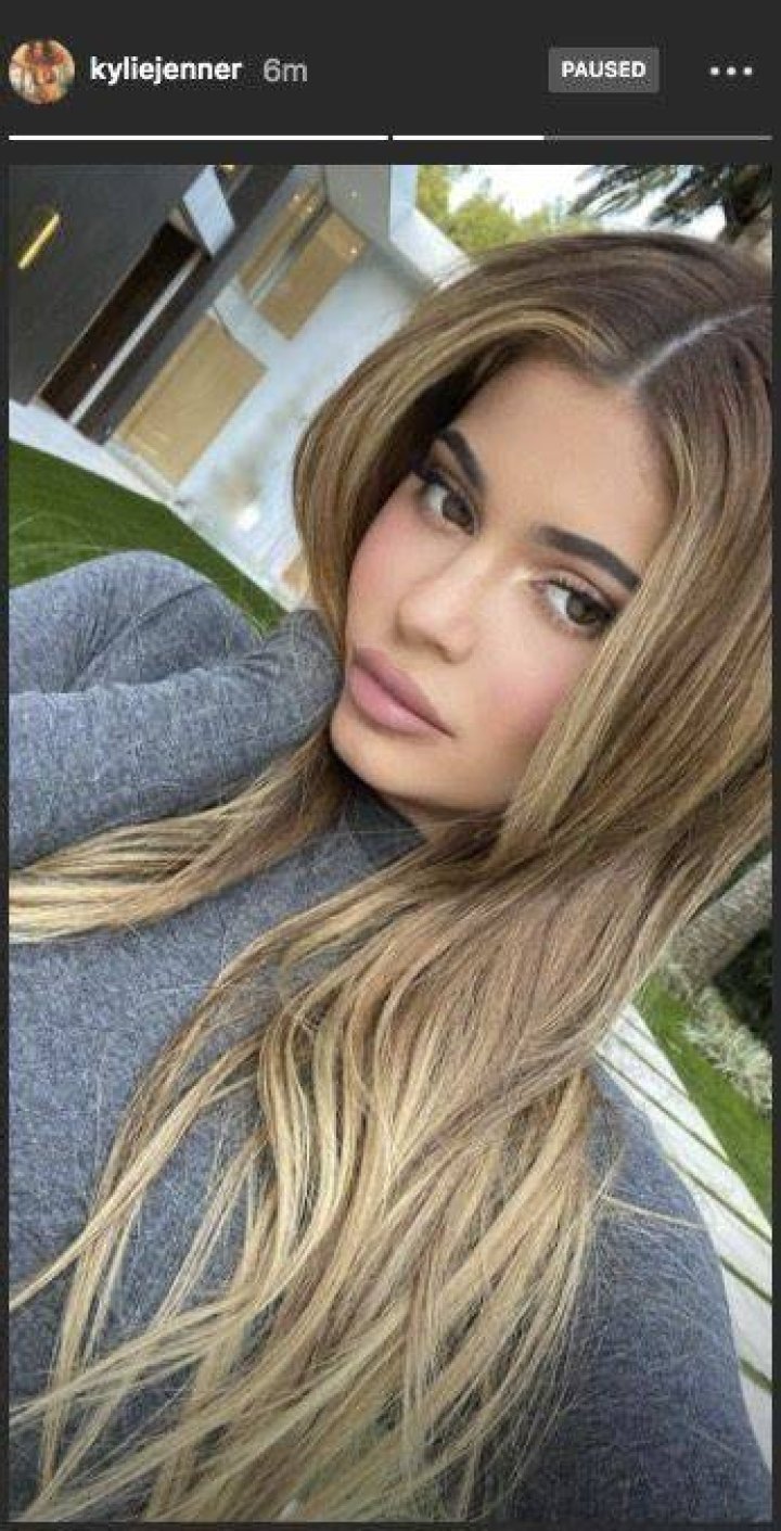 kylie jenner long blonde hair makeover